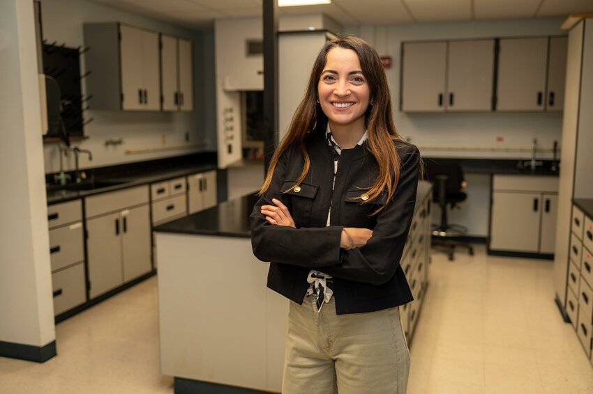 De Anda at her lab at the FLREC recently. Photo courtesy Javier Herrera