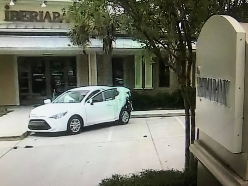 The four subjects were apprehended before entering the bank, and are suspected of robbing multiple banks in Central Florida.