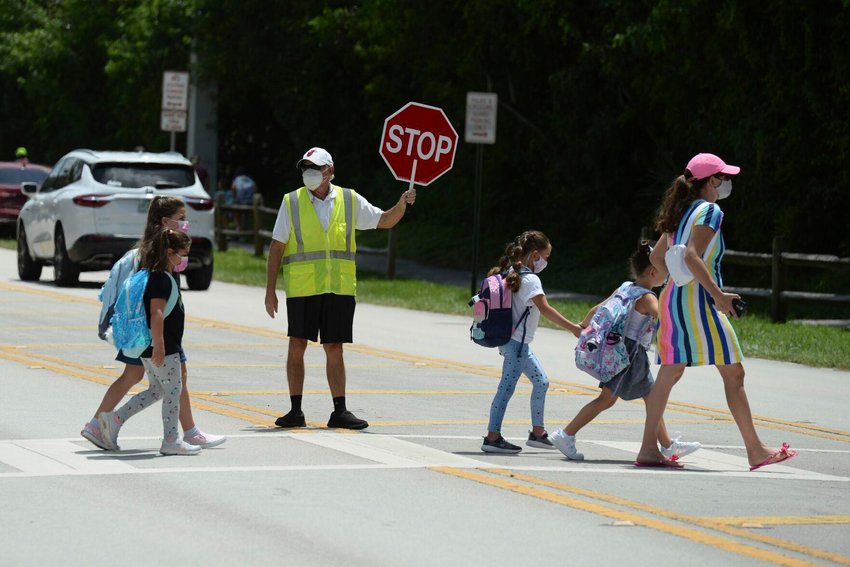 Elementary school crosswalk in Florida, photo by mpi04/MediaPunch