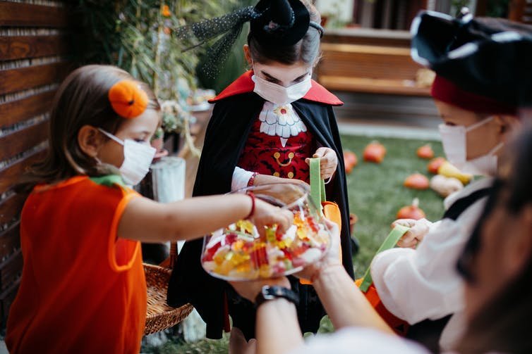 Experts give trick-or-treating the green light this year. Anchiy/E+ Collection via Getty Images