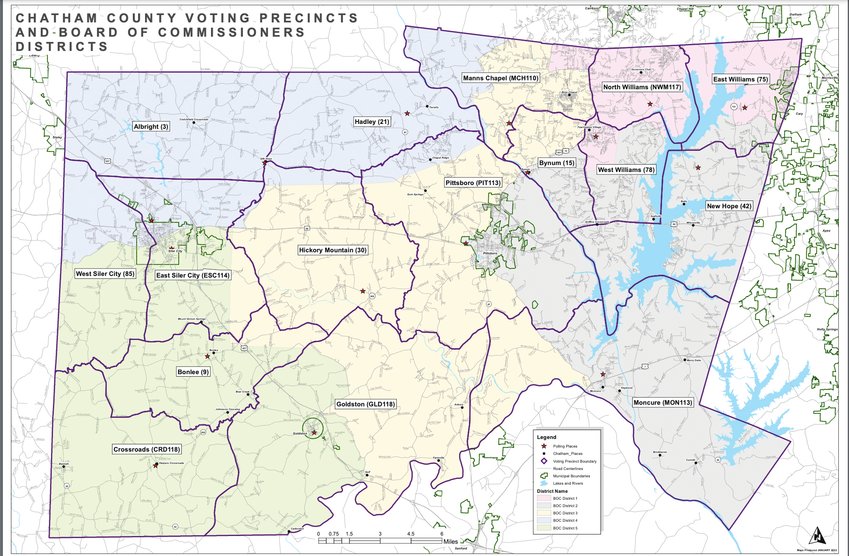 Un mapa que muestra los distritos electorales de los comisionados del condado codificados por colores.