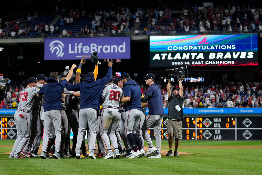 Atlanta Braves Clinch 6th Straight NL East Title, Beat Phillies 4-1 As ...