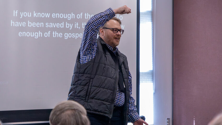 Matt Queen trains attendees how to start gospel conversations during his breakout session at the New Mexico Evangelism Conference. (Baptist New Mexican/Brittany Barrett)