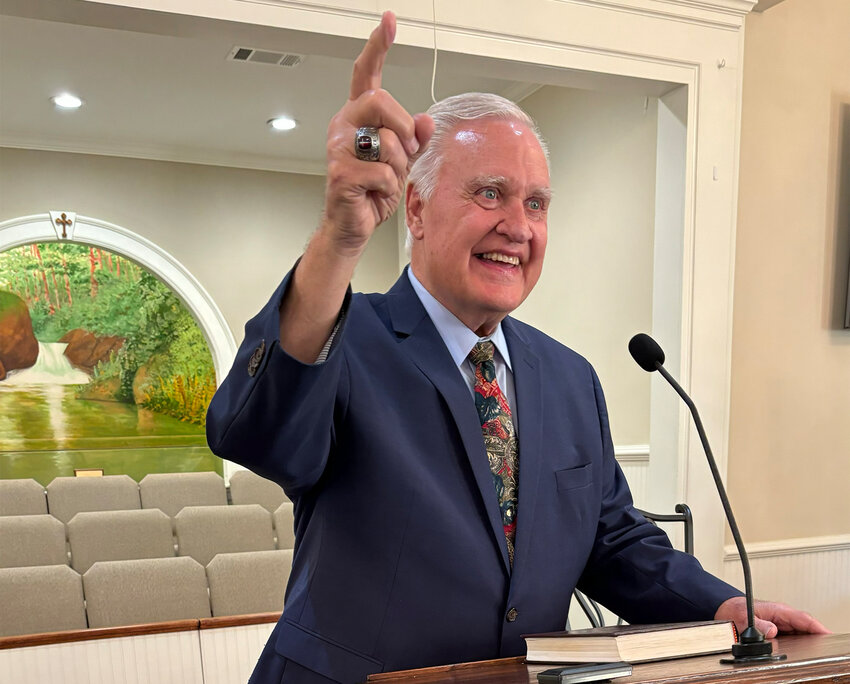 Charlie Cooper preaches recently at Middle Ground Baptist Church. (Index/J. Gerald Harris)