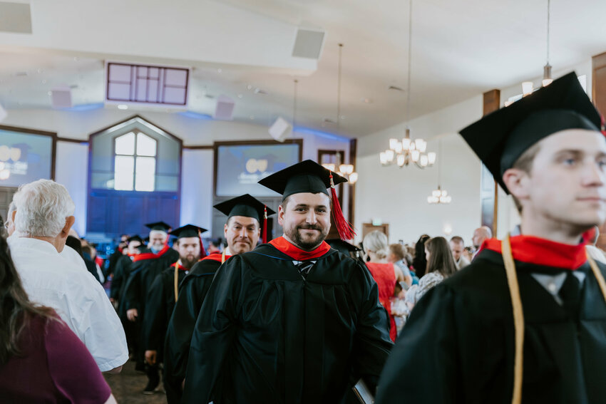 Graduates at Midwestern Seminary and Spurgeon College's 75th commencement exercises. (Photo/MBTS)