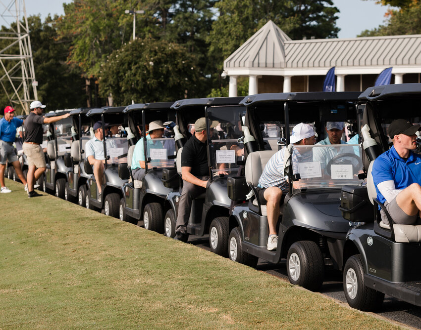 Golfers and carts are lined up for the start of the 18th Annual Southeastern Classic. (Photo/SEBTS)