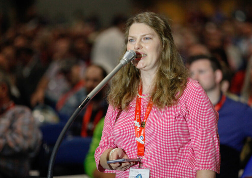 Chelsea McReynolds, pastor’s wife and women’s ministry leader at Chandler (Okla.) Southern Baptist Church, makes a motion at the 2024 SBC Annual Meeting in Indianapolis to change the way the Baptist Faith and Message is amended. (Photo/Baptist Press, File)