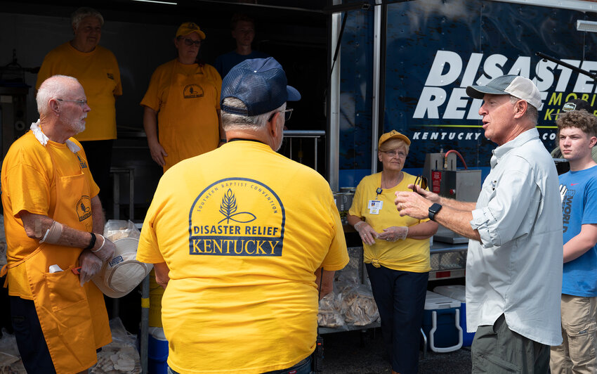 Bryant Wright, president of Send Relief, speaks with Disaster Relief volunteers from Kentucky manning a mobile kitchen in Valdosta, Ga., Thursday, Oct. 3, 2024. (Index/Henry Durand)