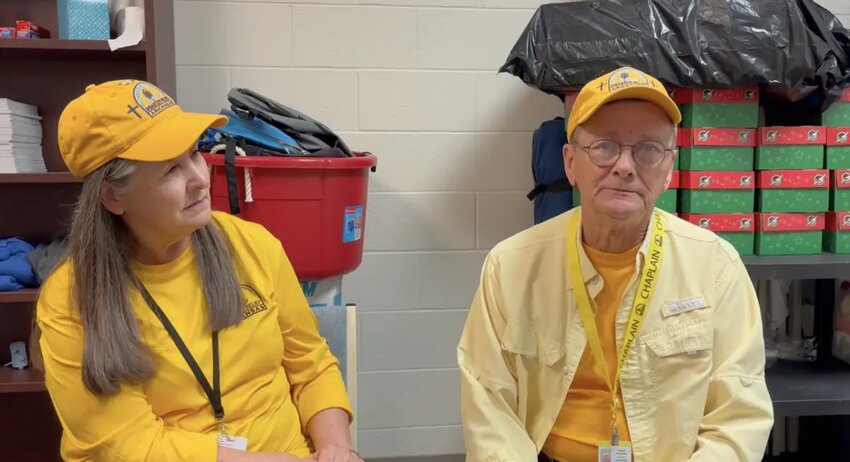 Ron and Carolyn Knowlton share a salvation experience in Valdosta, Ga. (Photo/Arkansas Baptist News)