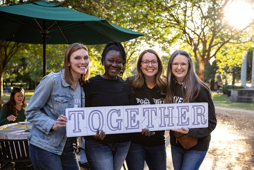 Ogola Kange, second from left, poses with fellow students. (Photo/NOBTS)