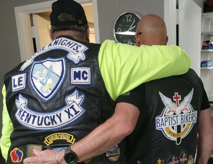 Blue Knights, a motorcycle group of law enforcement officers, and Baptist Bikers showed a special bond Saturday. The Blue Knights escorted the group 120 miles through intersections of towns. (Photo/via Kentucky Today)