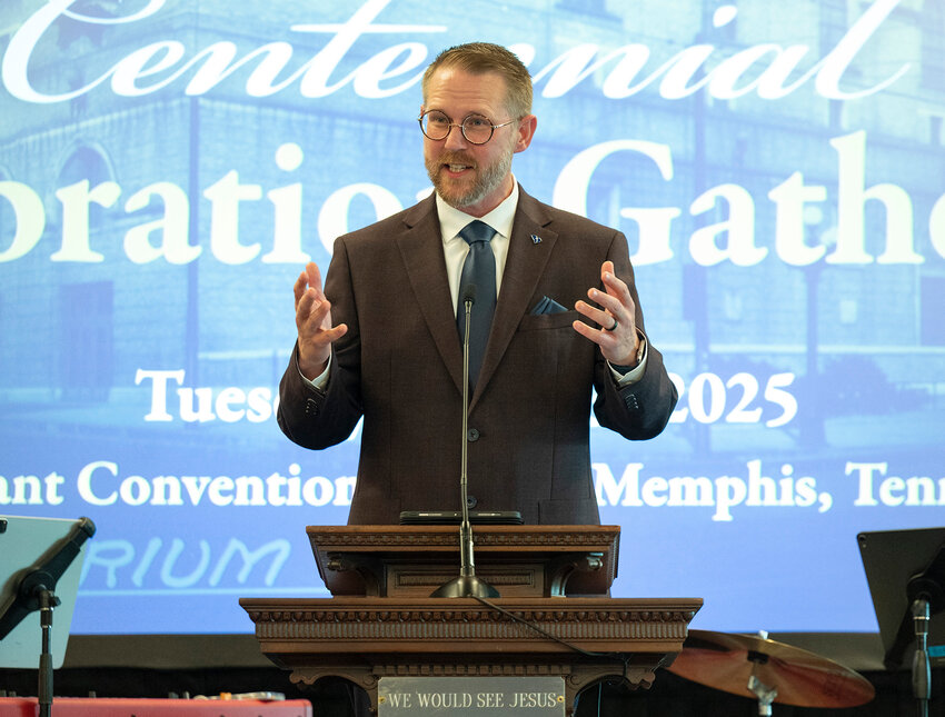 Tony Wolfe, executive director of South Carolina Baptists, addresses a gathering of Baptist leaders in Memphis on May 13 on the 100th anniversary of the Cooperative Program. (Index/Henry Durand, File)