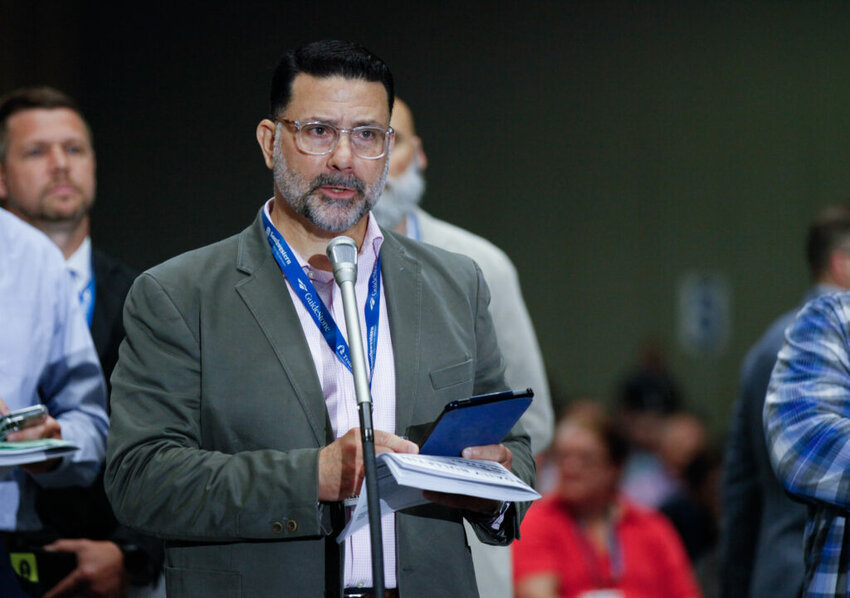 Texas pastor Juan Sanchez puts forward a motion to amend the SBC Constitution with regard to the role of pastor. (Baptist Paper/Luc Stringer)