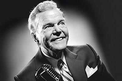 Paul Harvey captured the ears of radio listeners for decades with his down home Midwestern accent and his traditional American values.  CHRIS WALKER/Chicago Tribune