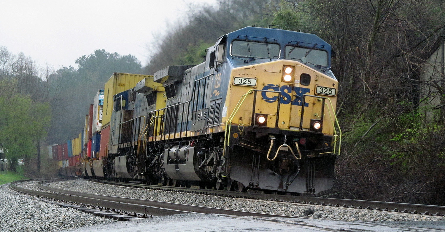 A CSX freight train makes its way south through Emerson, Ga. (Index/Henry Durand)