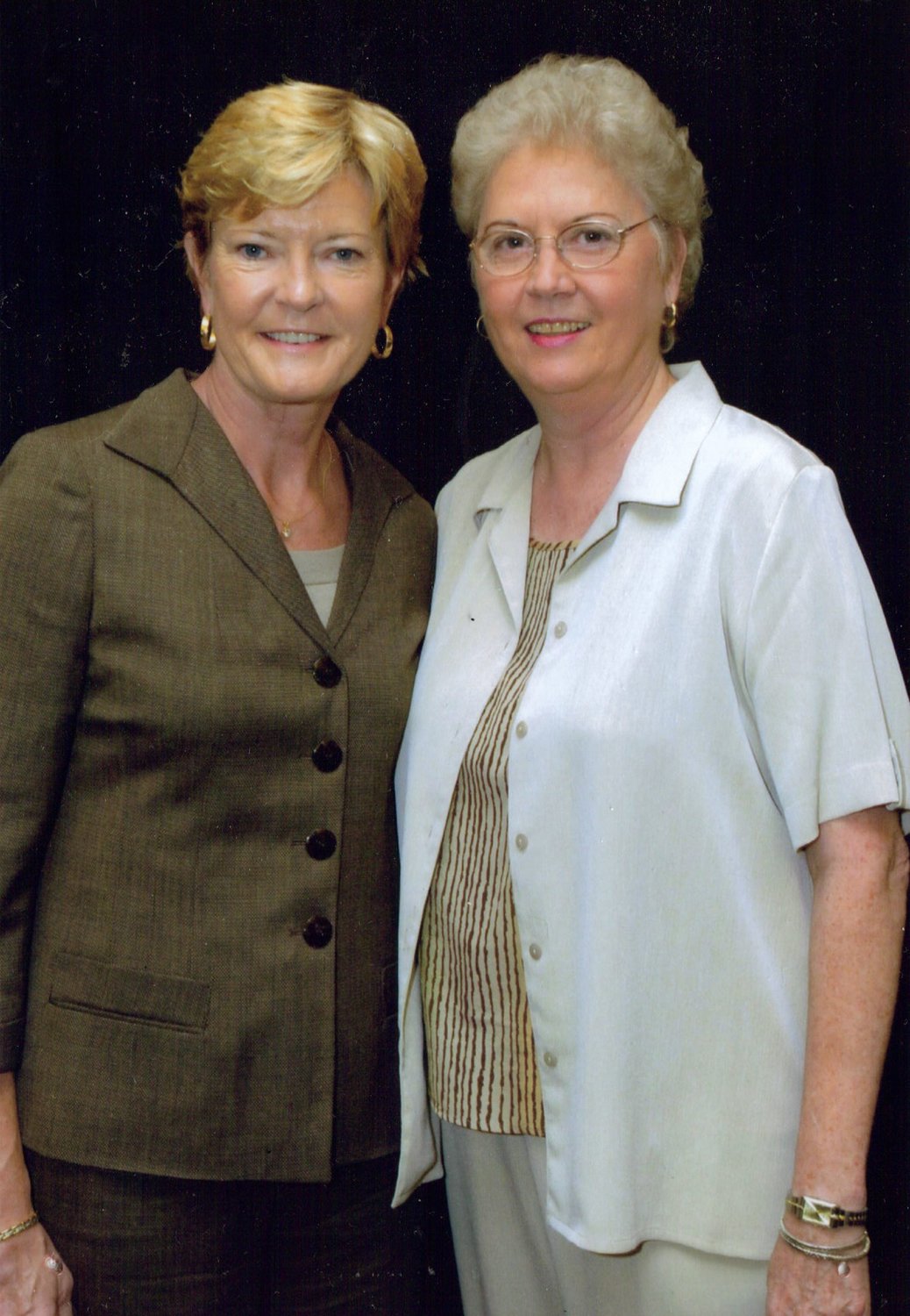 Tennessee coach Pat Summitt attended one of the basketball camps Wiseman established for girls before the two later became peers and friends. (Photo courtesy Belmont Athletics)
