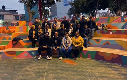Members of First Baptist Hesperia, Calif., join members of Morada de Dios in Lima, Peru. (Photo/Richard Spring)
