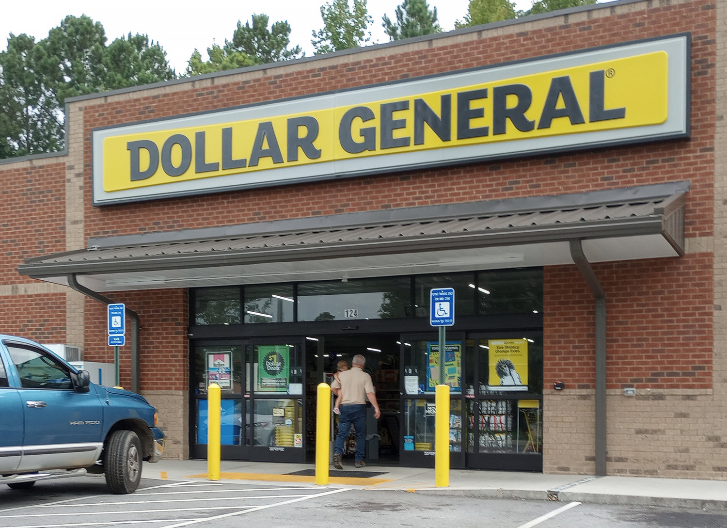 A customer enters a Dollar General store in Dallas, Ga., Wednesday, Aug. 17, 2022. (Christian Index/Henry Durand)