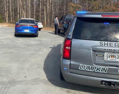 State troopers and Lumpkin County deputies conduct a traffic stop during the Thanksgiving holiday travel period. (Photo/Georgia Department of Public Safety)