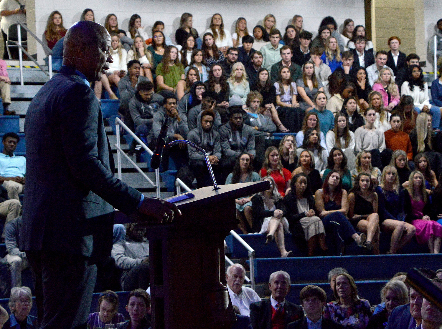 Former baseball superstar Darryl Strawberry speaks to sponsors and student-athletes during the President’s Gala at Shorter University in Rome, Ga., Dec. 1, 2022. (Index/Henry Durand)
