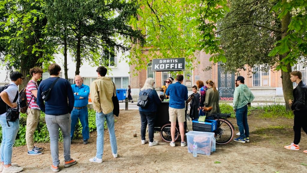 Residents of the city of Ghent, Belgium, line up for free coffee. IMB missionaries Don and Pam Lynch set up shop in parks to offer coffee and conversations. (Photo/International Mission Board)