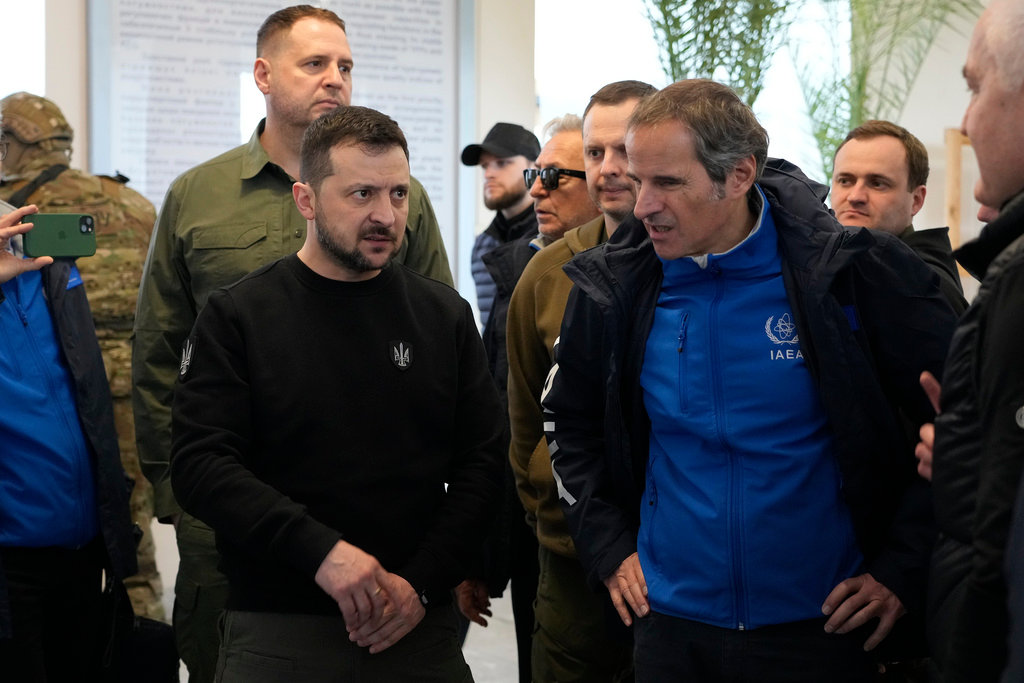 Ukrainian President Volodymyr Zelenskyy meets with with U.N. atomic energy chief Rafael Mariano Grossi during a visit to Zaporizhzhia, Ukraine, Monday March 27, 2023. (AP Photo/Efrem Lukatsky)
