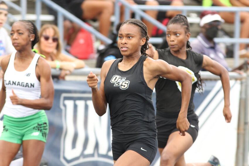Oakleaf High sprinter Rayna Lawson barreled down the final 50 meters of the Class 4A 100 to secure third place in a tie that was separated by .002 seconds.
