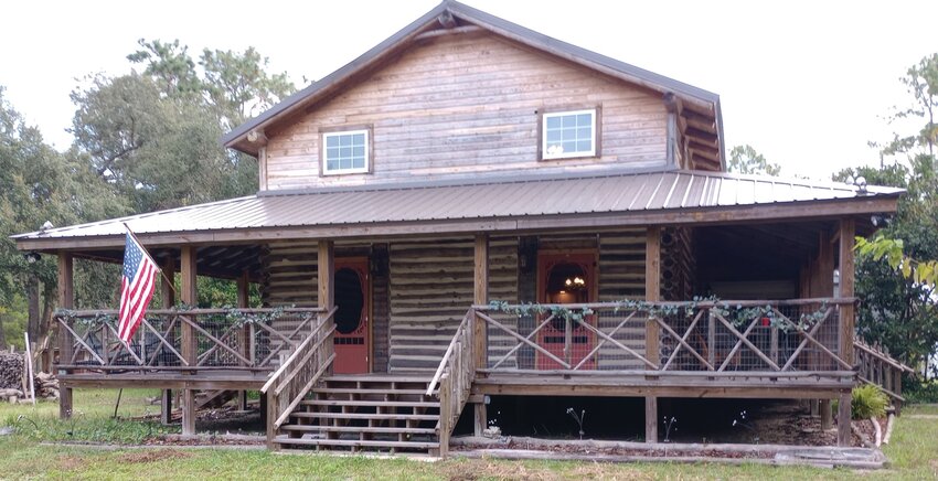 Robin and Kevin Bannon were driving through Putnam County and stumbled on a log cabin built in 1899. They offered to buy it, but the owner told them they could have it if they&rsquo;d remove it from his property. They took it to Keystone Heights and refurbished it into a spectacular home.