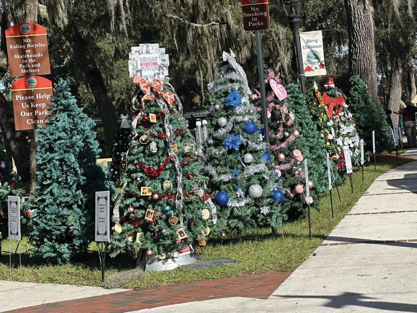 City officials and residents have been preparing for Saturday&rsquo;s Christmas on Walnut for more than a month. The event will likely attract more than 10,000 people and kick off the city&rsquo;s year-long 150th birthday celebration.