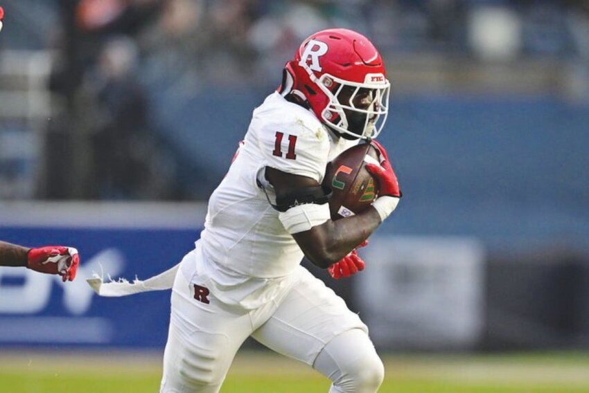 Former Fleming Island High linebacker Abram Wright snagged an interception with a three-yard return in Rutgers's 31-24 win over Miami Hurricanes in Bad Boy Mowers Pinstripe Bowl in Yankee Stadium on Saturday.