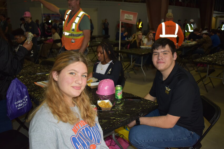 Oakleaf High's Elizabeth and Gage.