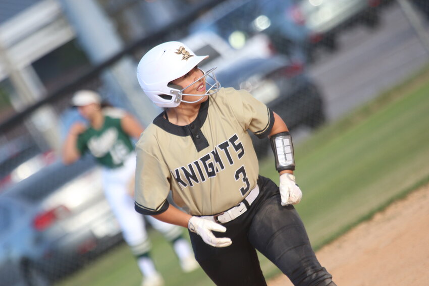 Oakleaf High softball got a base loaded walk to Avery Garcia to beat 2A powerhouse Baldwin High 3-2 Tuesday night. Baldwin (14-4) has three consecutive Final Four appearances and is ranked fourth in Class 2A.