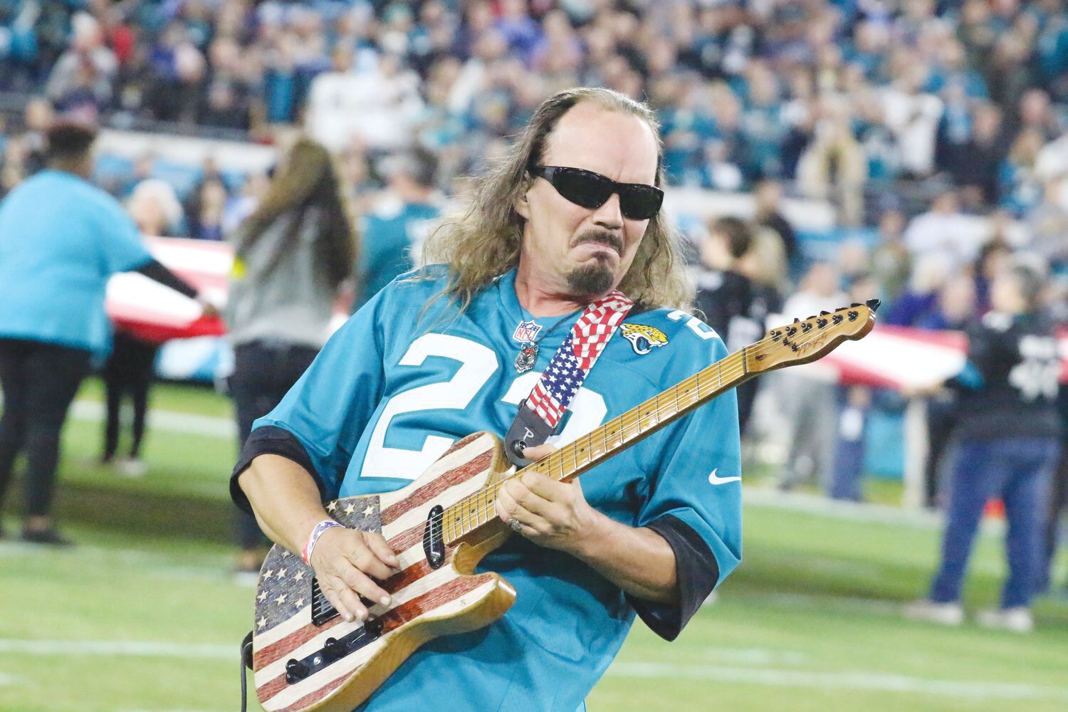 Paul Wane, who won national acclaim by playing the “Star Spangled Banner” before last year’s game between the Jacksonville Jaguars and Tennessee Titans, will host his third “Rockin’ for Stockins’ to provide children with instruments and encouragement to inspire creativity at Boogerville Hideout on Sunday, Dec. 3.