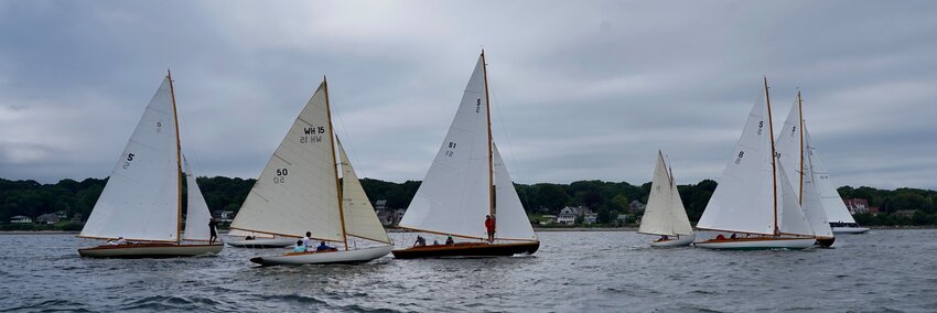 the S and 15 class start during Sunday&rsquo;s races.