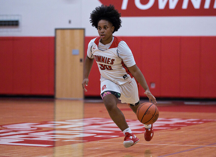Harmonie McDowell led EPHS with 10 points, but the Townies dropped a 16-point Division I decision in South Kingstown on January 3.