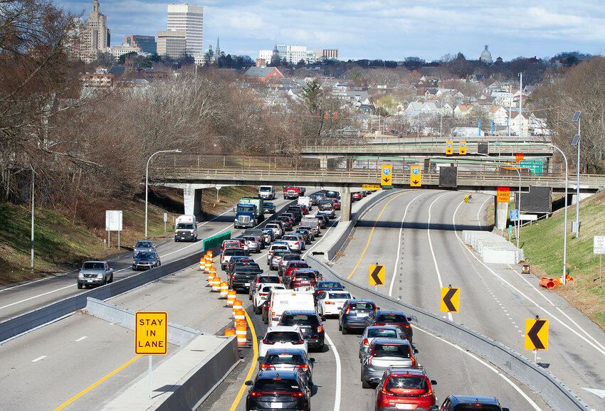 The west-to-east side crossover on Interstate 195 towards the Washington Bridge will be moved closer to the span in an attempt to alleviate congestion.