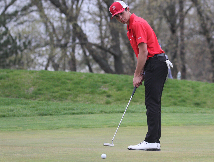 Nathan Carter has qualified to compete as an individual representing EPHS at the 2024 state golf tournament. Carter had the seventh best scoring average in the state for the regular season.