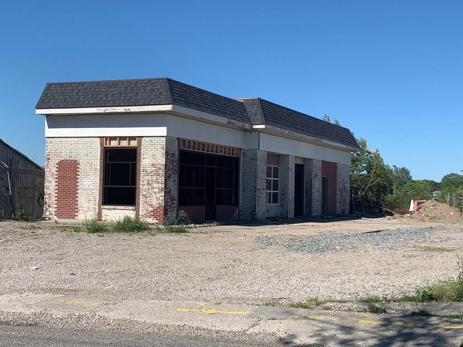 Local chef and restauranteur Nick Rabar plans to convert the old gas station on the former Getty Oil property at Massasoit Avenue and Dexter Road into a "southern style" restaurant.