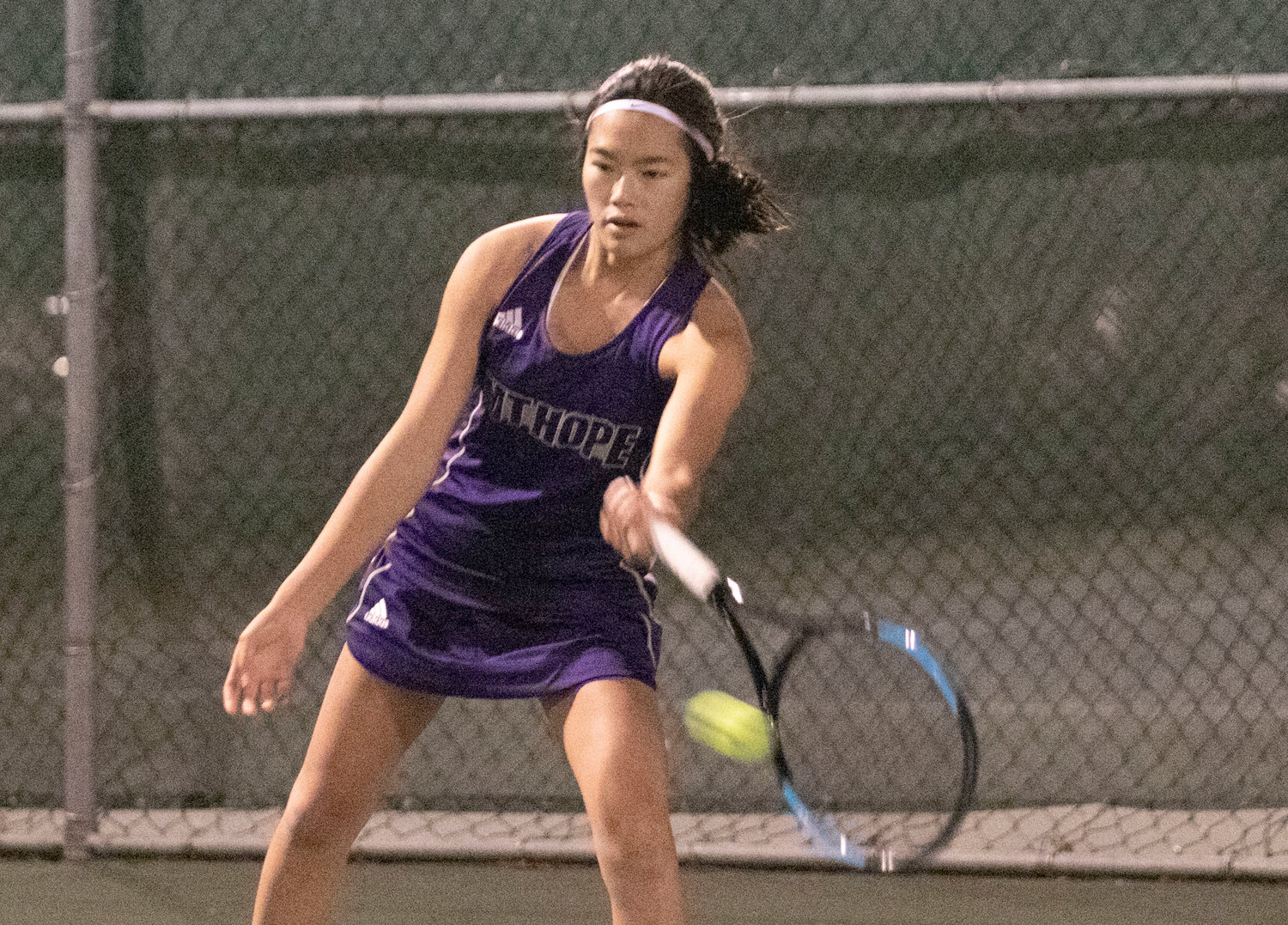 Elsa White the Huskies first singles player beat Meghan Mancini in straight sets, 6-3, 6-1. The left-handed sophomore overpowered Mancini with her serve and groundstrokes.