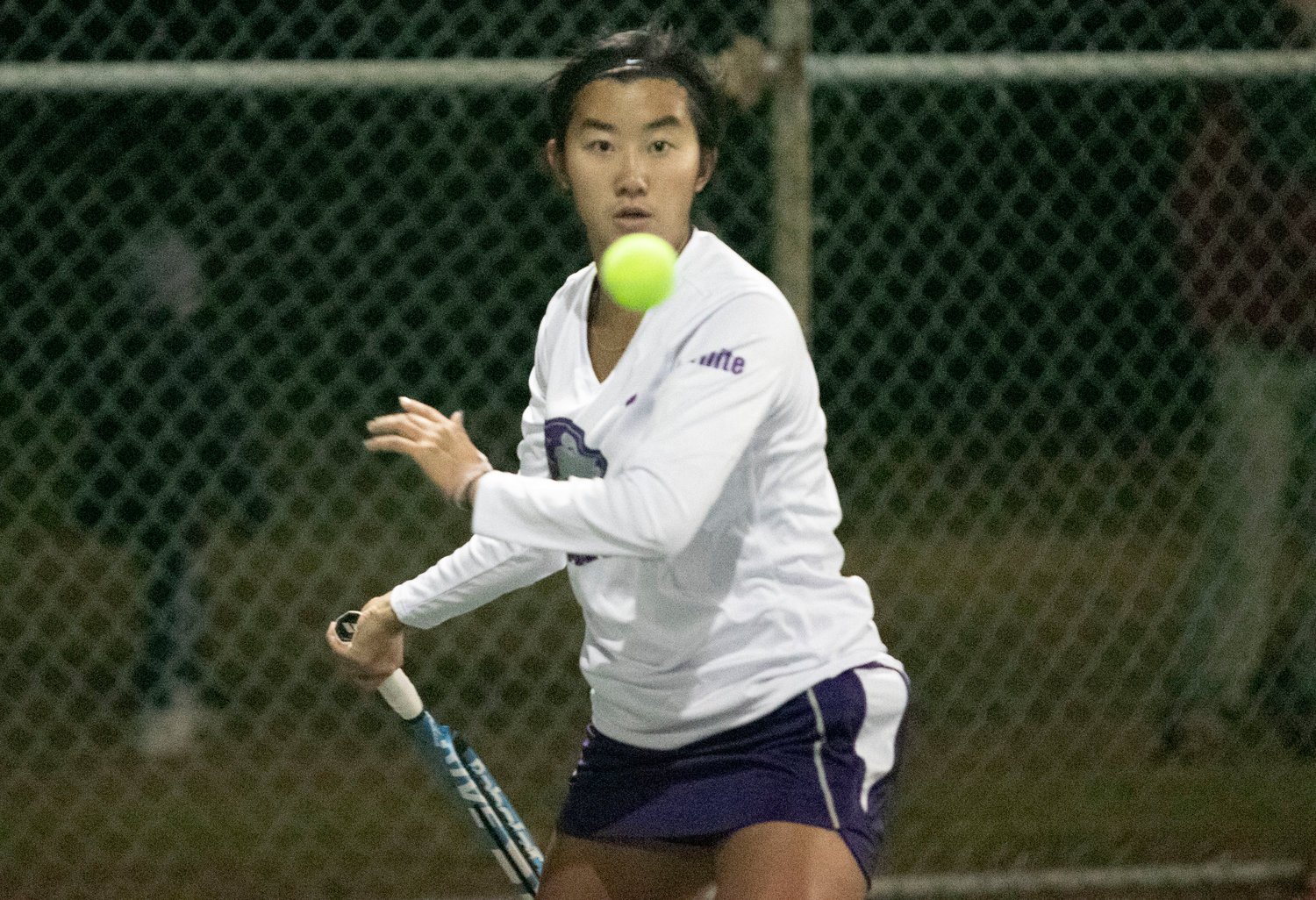 Huskies second singles player Eva White, thoroughly outplayed Prout’s Mia Renzzulli, winning in straight sets, 6-1, 6-1. The senior played her best match of the season, strategically using her crisp ground strokes to run Renzulli and force her into errors.