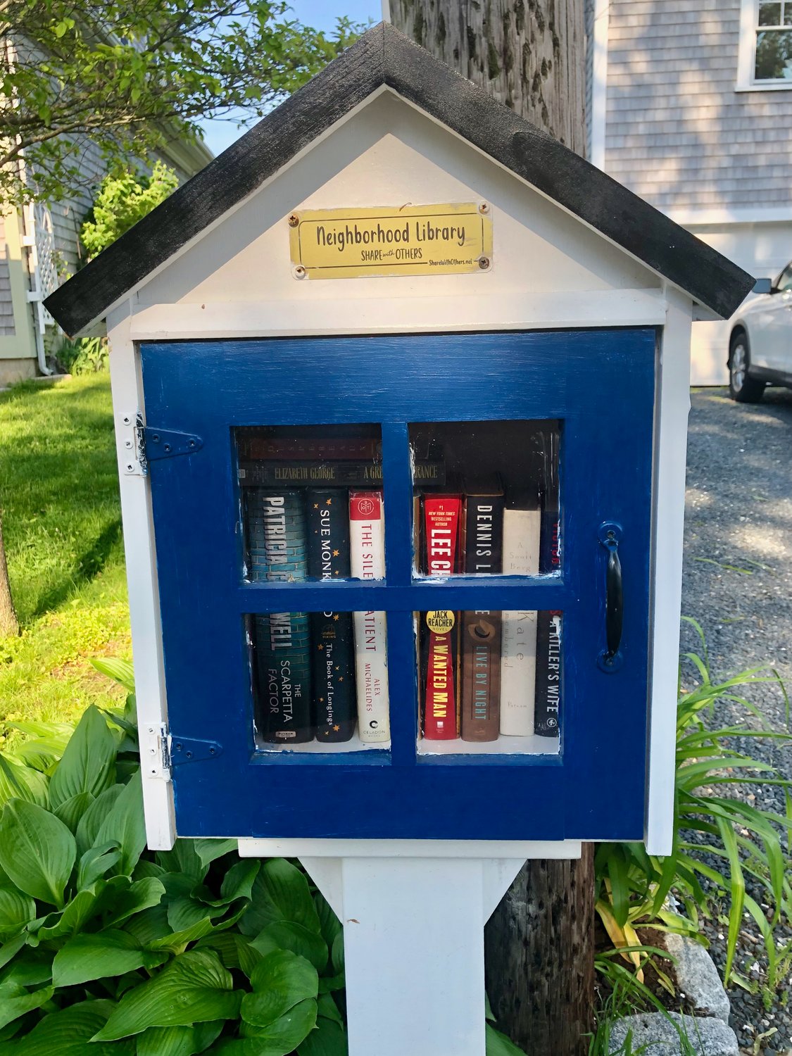 This little library was recently installed on Cliff Avenue at the Hummocks.