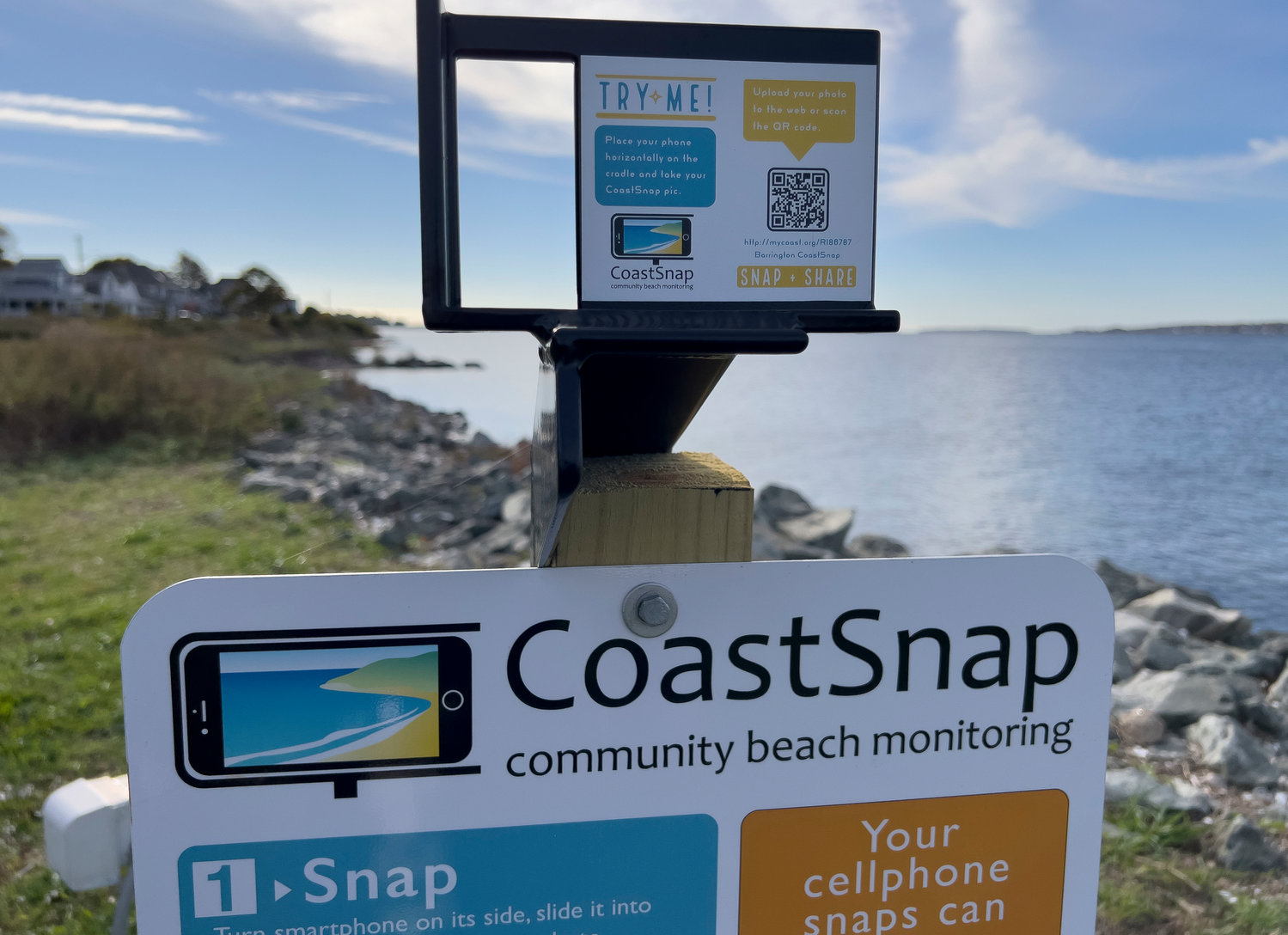 The CoastSnap Station cradle allows people to take photos from the same vantage point and, over time, captures the evolution of the shoreline.