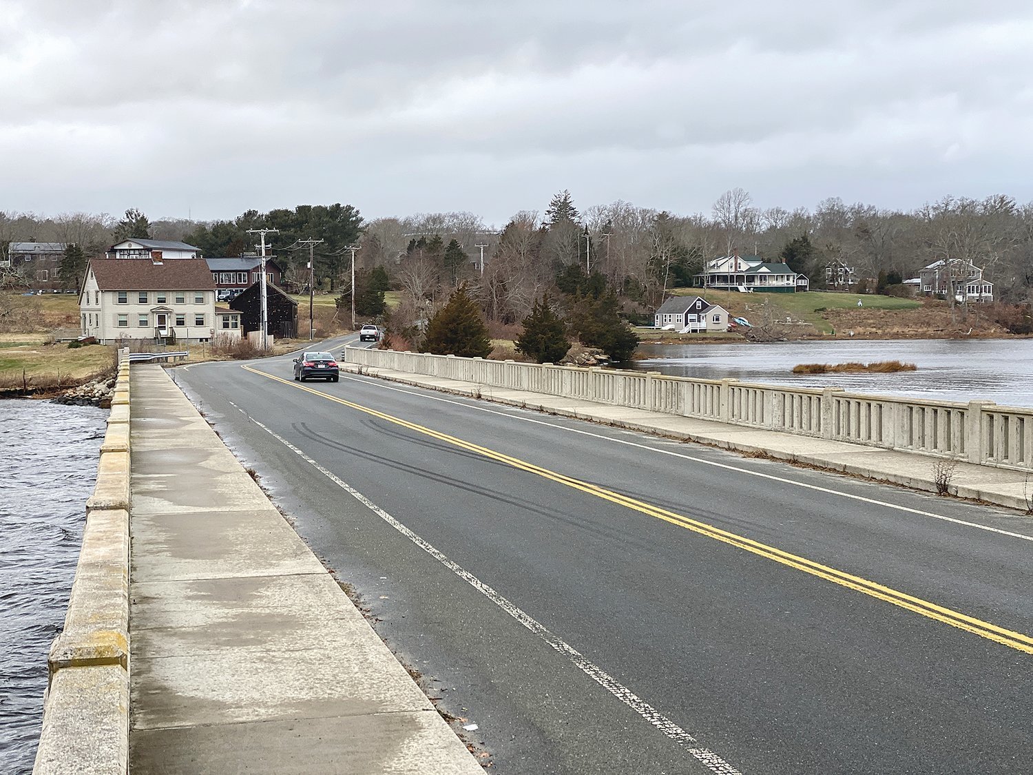 Tons and tons of concrete rubble underneath Hix Bridge would be removed under Army Corps of Engineers plan. But the plan has drawn scrutiny from inside the federal agency.