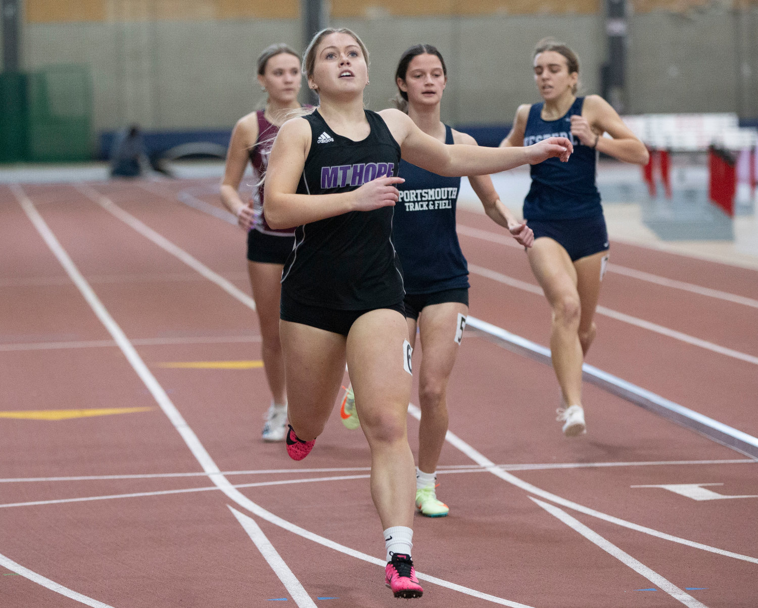 Karyn Medeiros competed in the 4x200 and 4x400 relays.