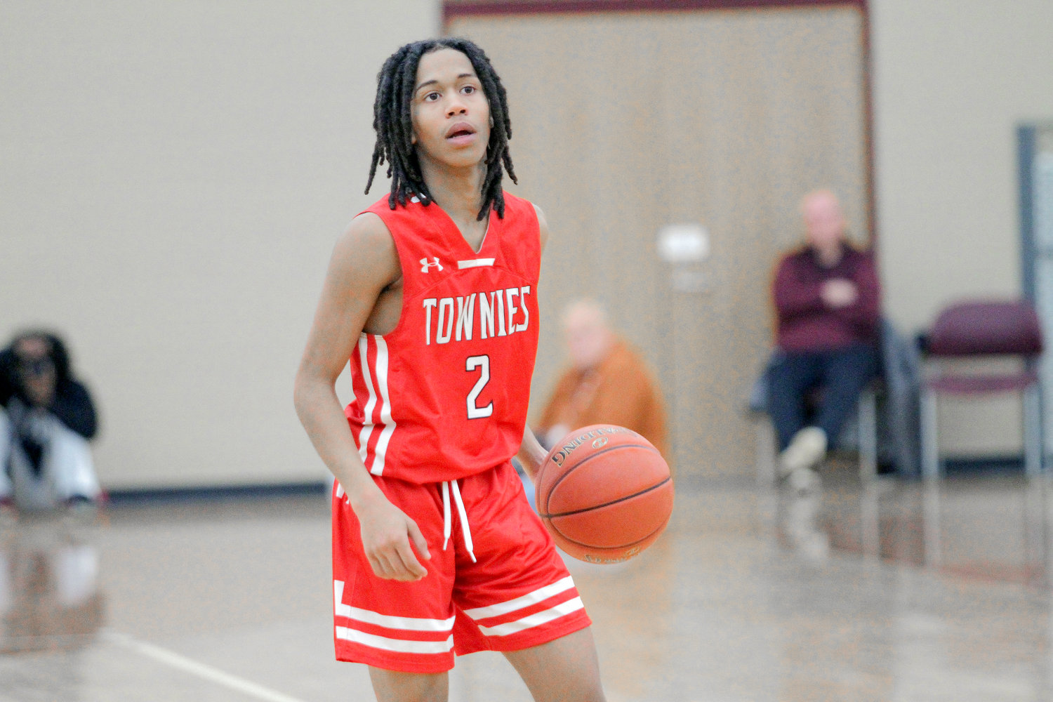The EPHS boys' basketball team will need the likes of senior guard Max Collins to be at his best if the Townies hope to advance deep into the 2023 Open State Championship Tournament.