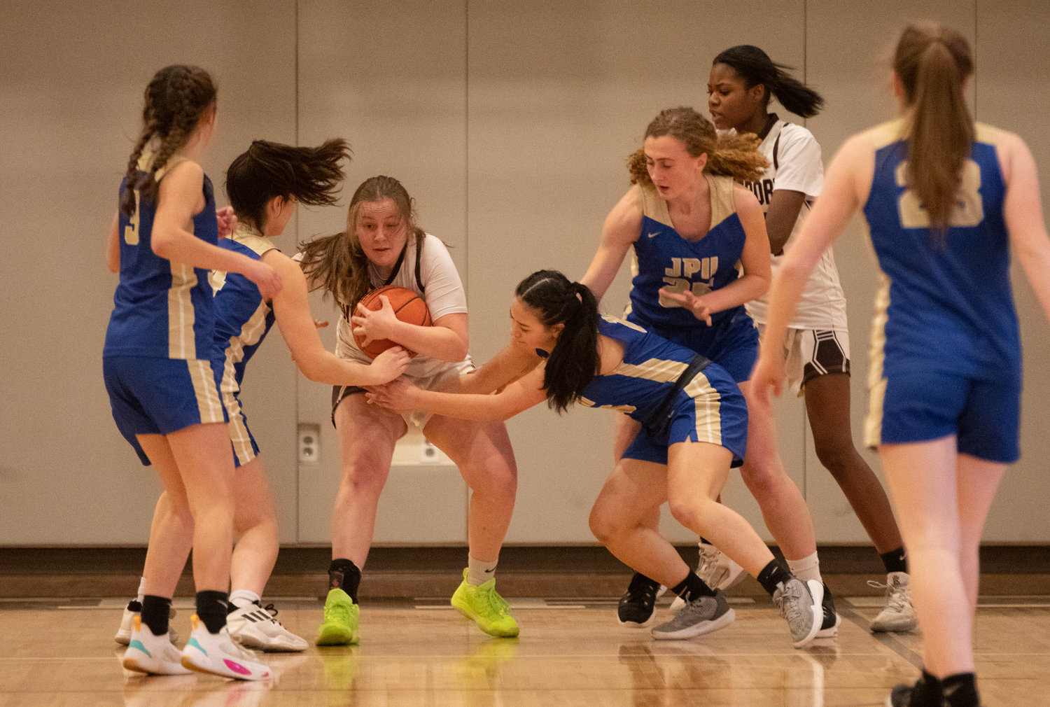 Sarah Perry holds on to a defensive rebound.