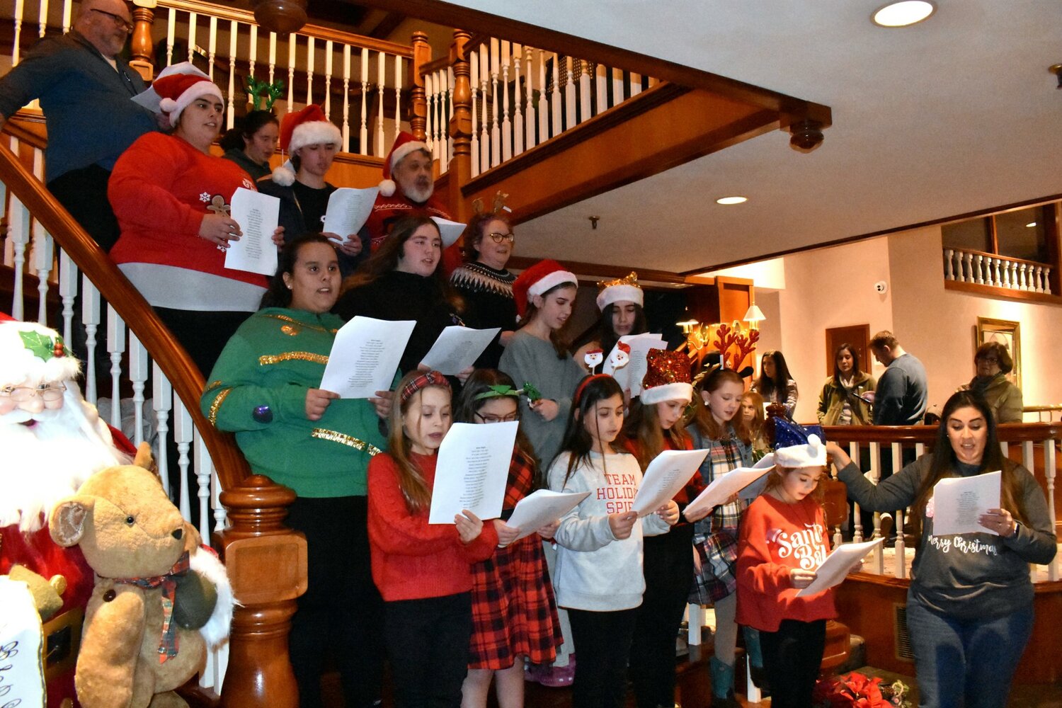 Christmas caroling was at its best thanks to the talents of the Bristol Theatre Co.