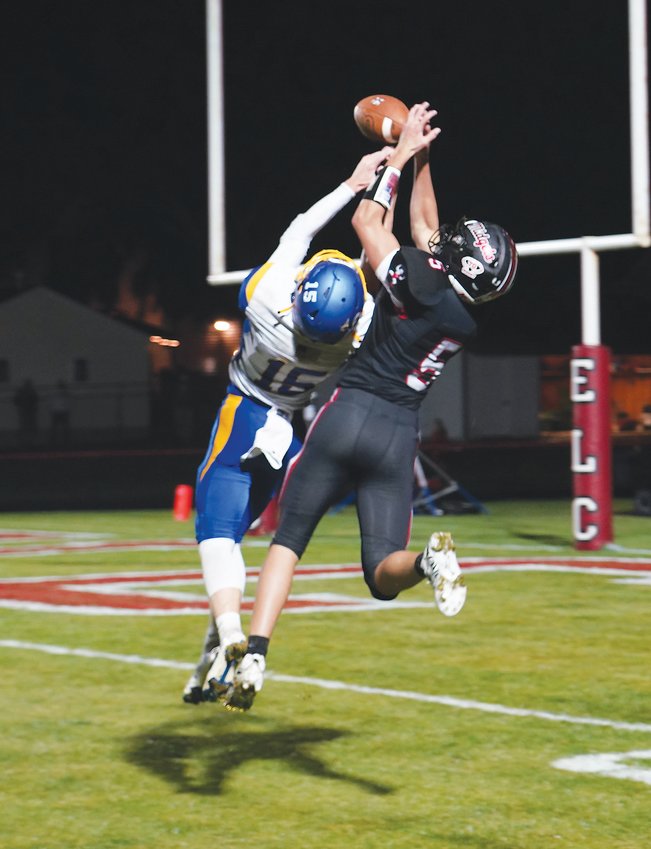 ELC&rsquo;s Aiden Swanson couldn&rsquo;t quite secure this catch against Humboldt&rsquo;s Jayden Drewis last Friday.  Photo by David Swartz