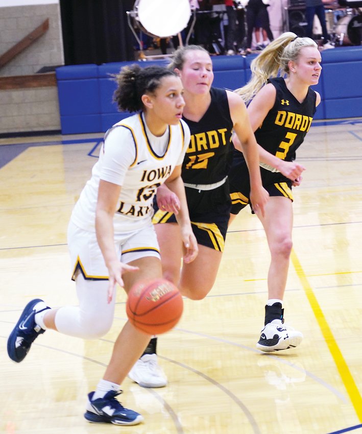 Iowa Lakes&rsquo; Jasmyn Hale drives to the basket during the Lakers&rsquo; season opener against the Dordt JV last week.  Photo by David Swartz