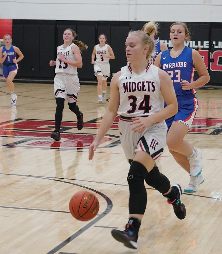 ELC&rsquo;s Hillary Ruschy leads the fast break during the Midgets&rsquo; first game of the season against Manson-Northwest Webster on Tuesday, Nov. 22.  Photo by David Swartz